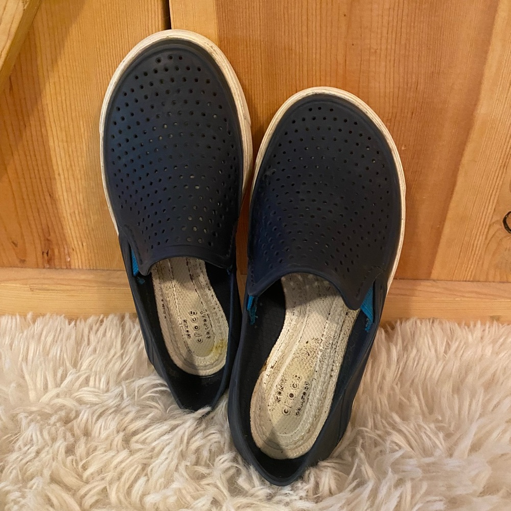 Crocs, slip on, waterproof, Boy’s size 11 shoes